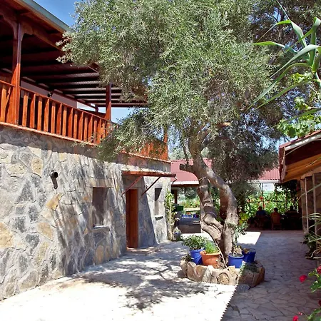 Sahin & Restaurant Pensión Yaliciftlik