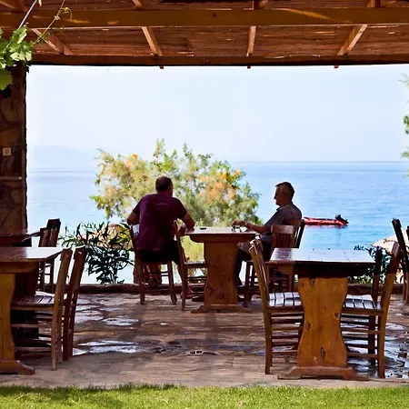بيت ضيافة Sahin & Restaurant يالتْشيفليك