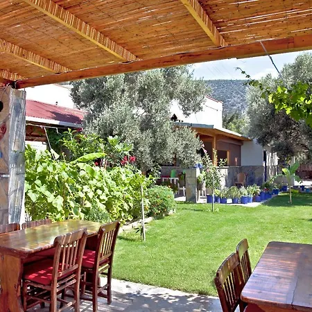 Casa de hóspedes Sahin & Restaurant Yaliciftlik