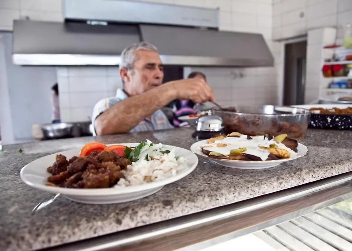 Sahin & Restaurant 3* Yalıçiftlik