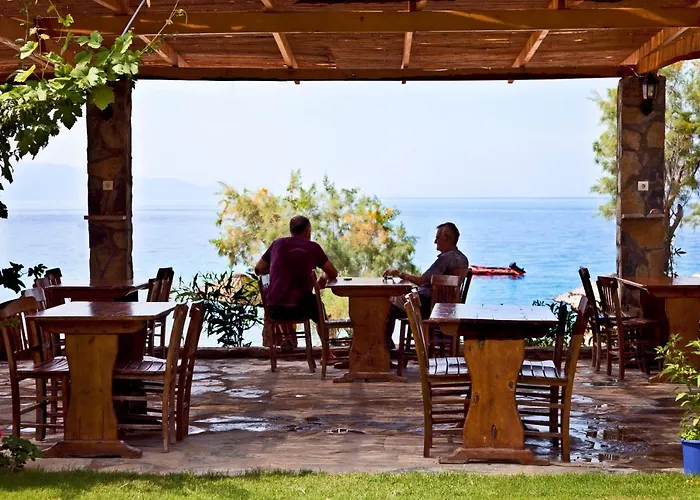 Konukevi Sahin & Restaurant Yalıçiftlik